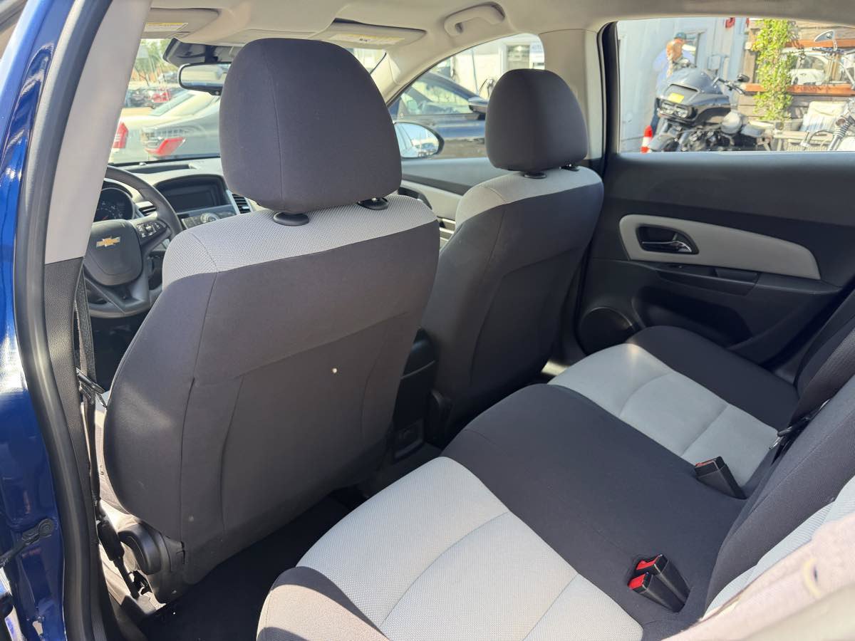 Used 2013 Chevrolet Cruze LS FWD image 16