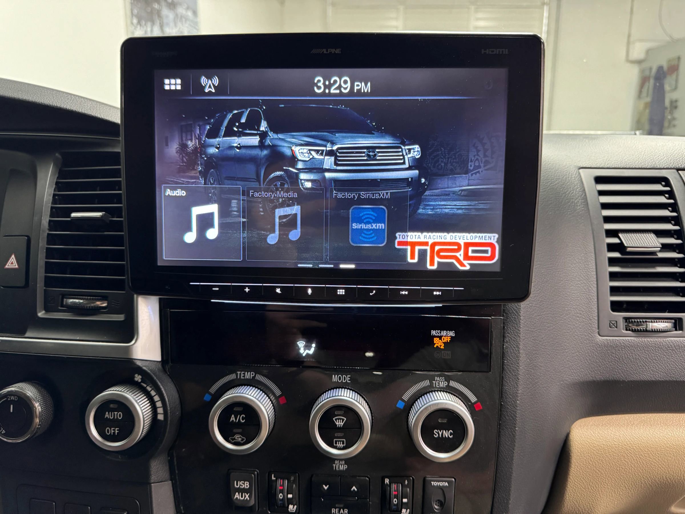Used 2018 Toyota Sequoia Platinum AWD/4WD image 12