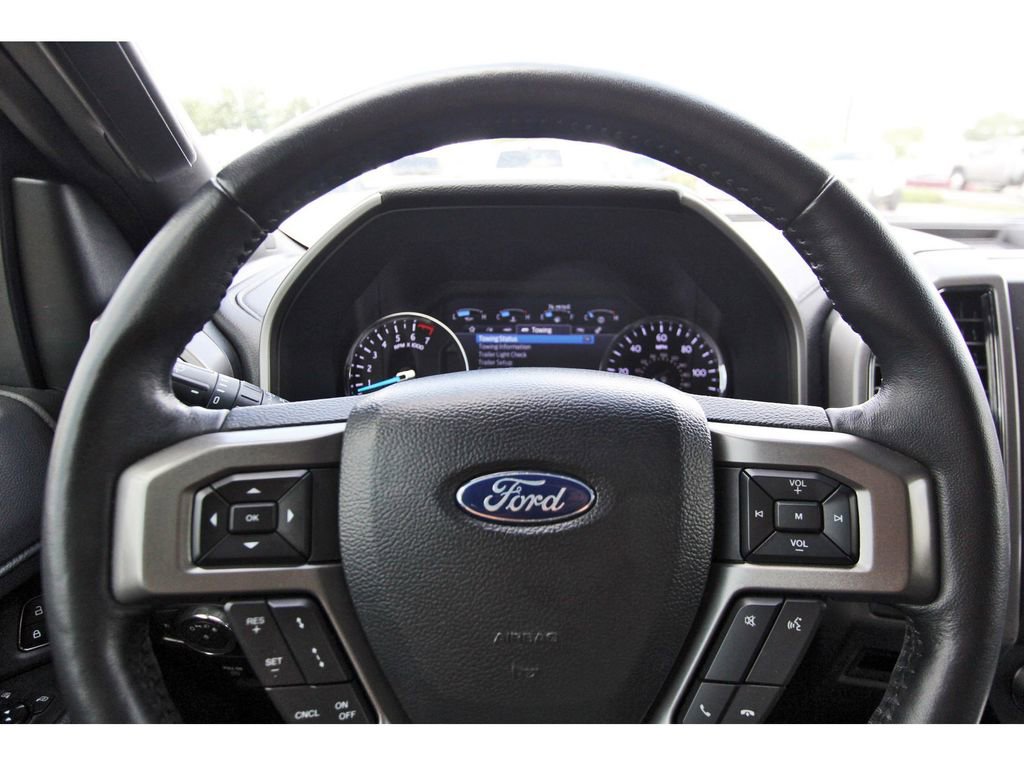 Used 2021 Ford Expedition XLT image 12