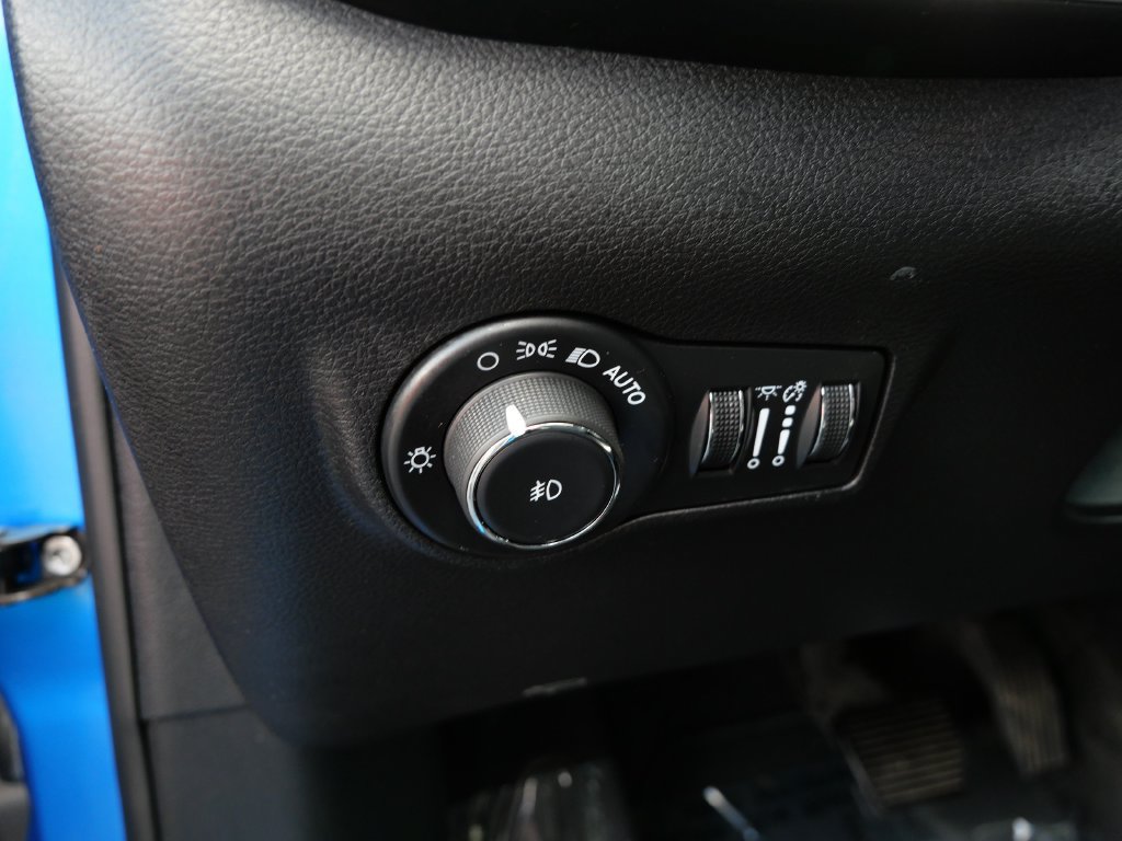 Used 2024 Jeep Compass Latitude AWD/4WD image 17