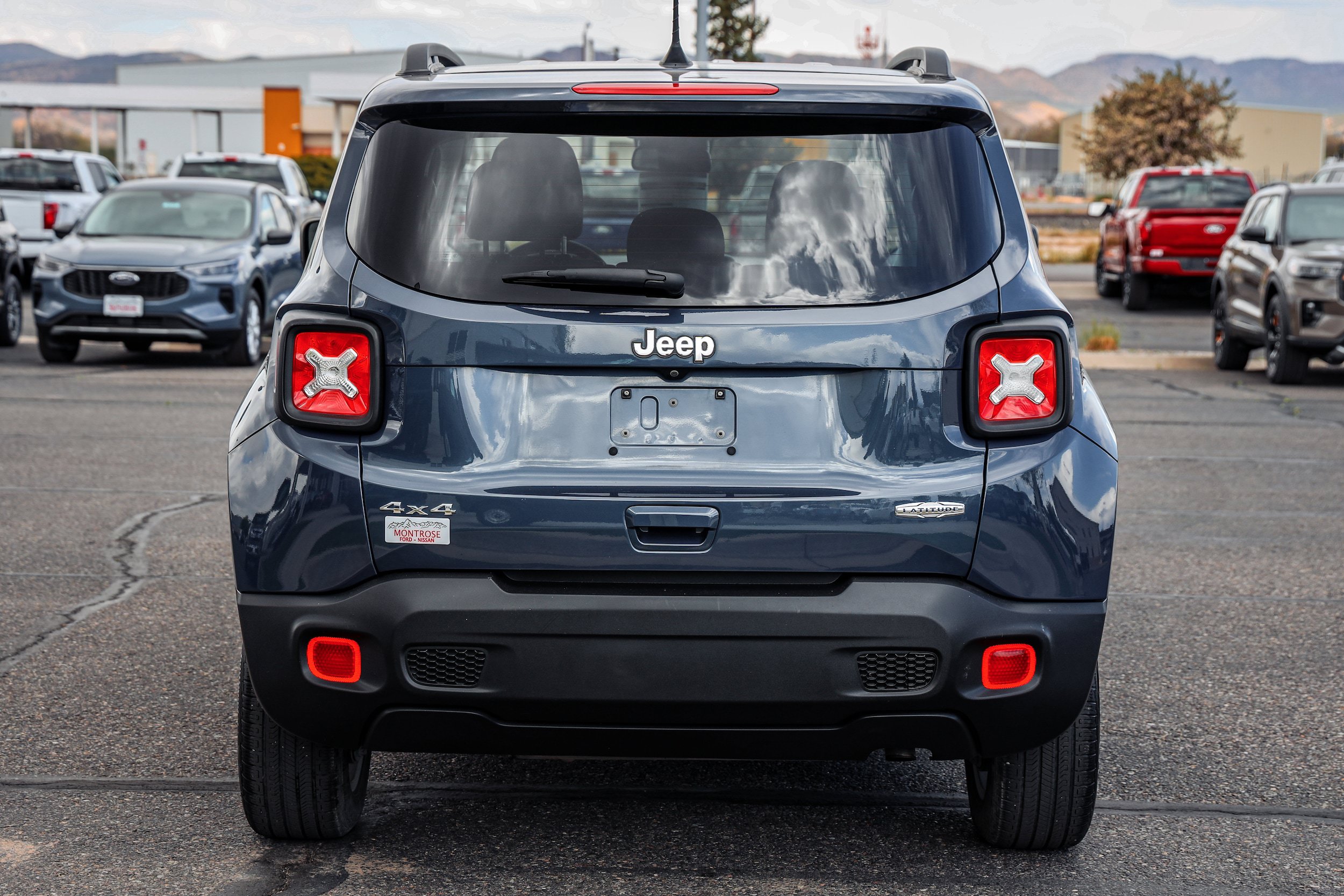 Used 2022 Jeep Renegade Latitude w/ Convenience Group AWD/4WD image 5