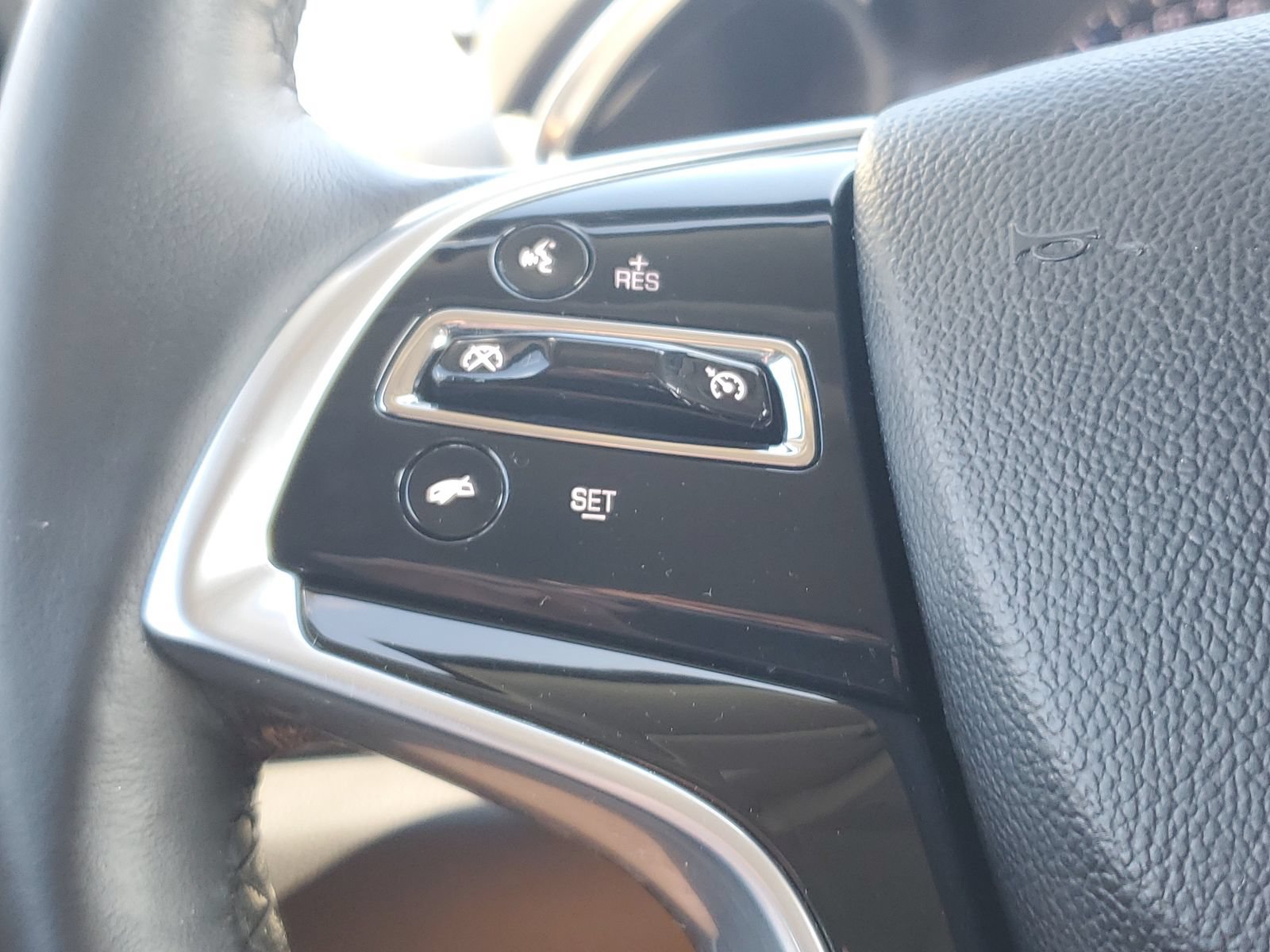 Used 2015 Cadillac SRX FWD image 24