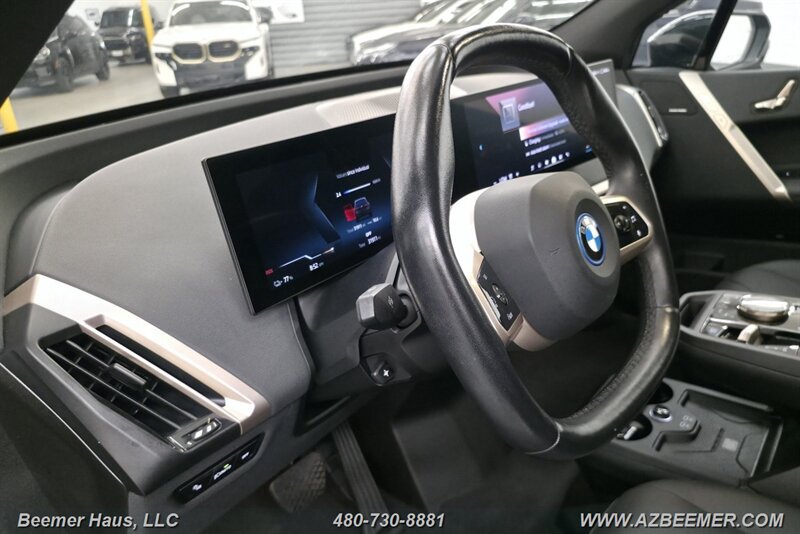 Used 2024 BMW iX xDrive50 w/ Sport Package AWD/4WD image 25