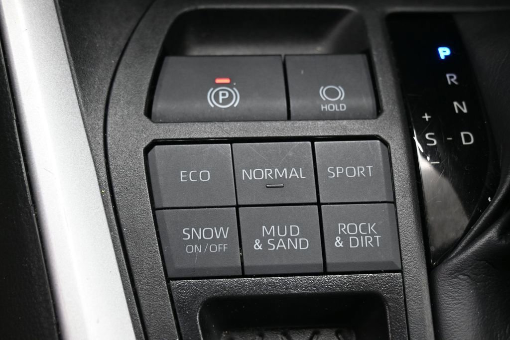 Used 2024 Toyota RAV4 LE image 27