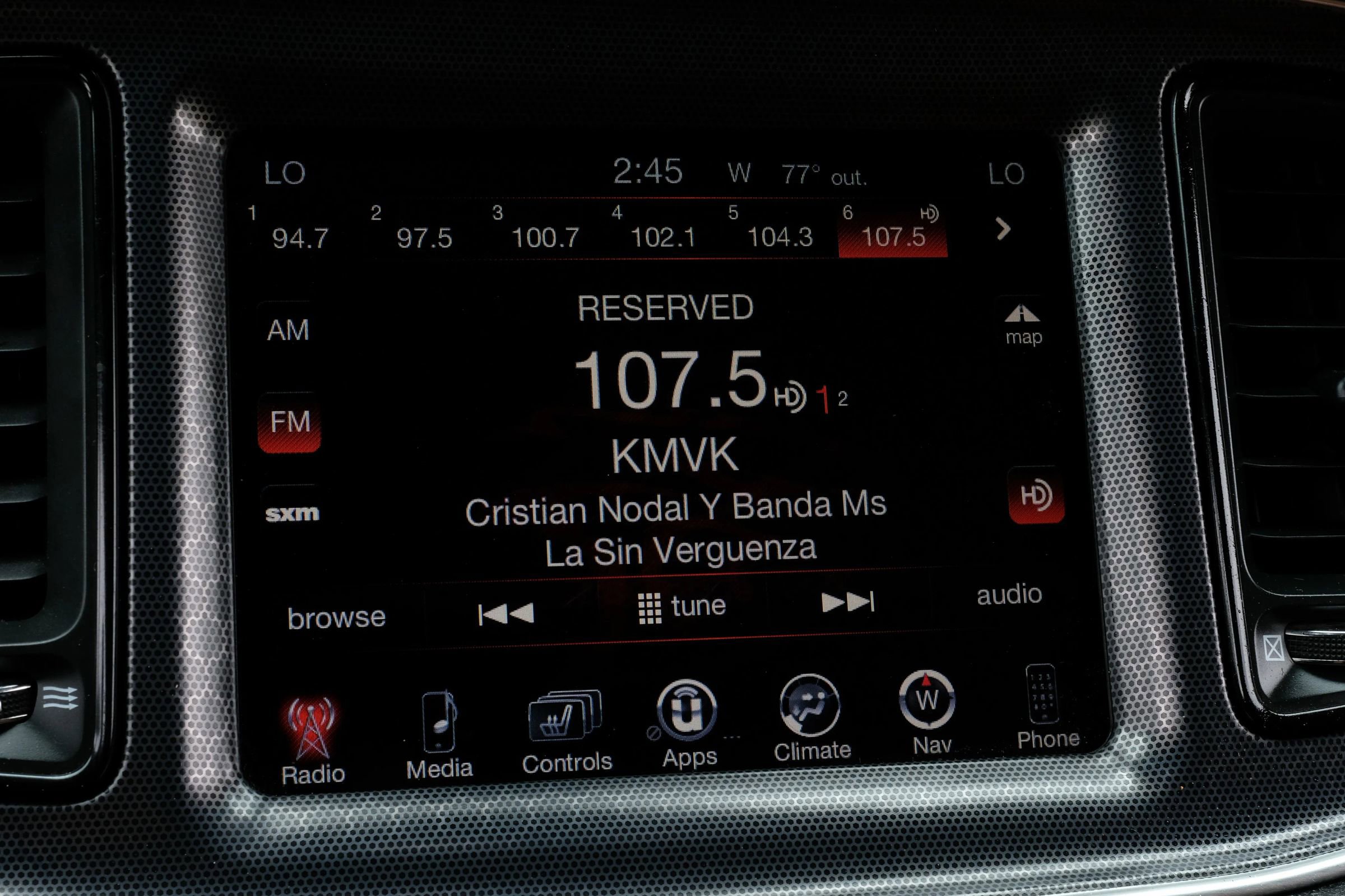 Used 2015 Dodge Challenger SRT w/ Technology Group RWD image 36