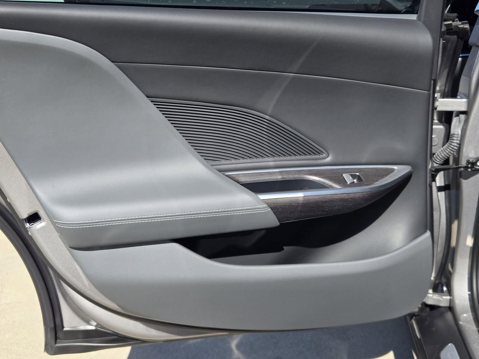 Used 2024 Lucid Air Touring image 20