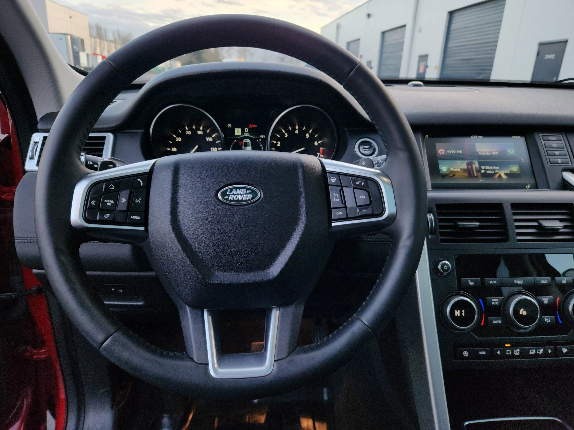 Used 2018 Land Rover Discovery Sport HSE image 8