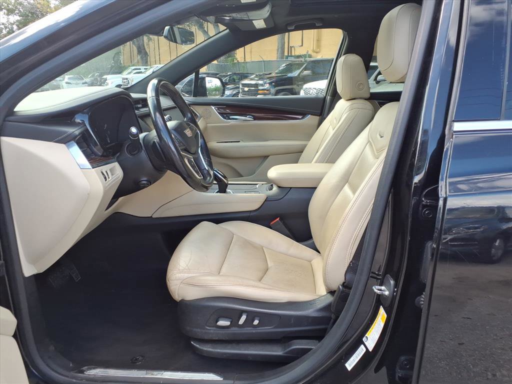 Used 2018 Cadillac XT5 Luxury w/ Driver Awareness Package image 12