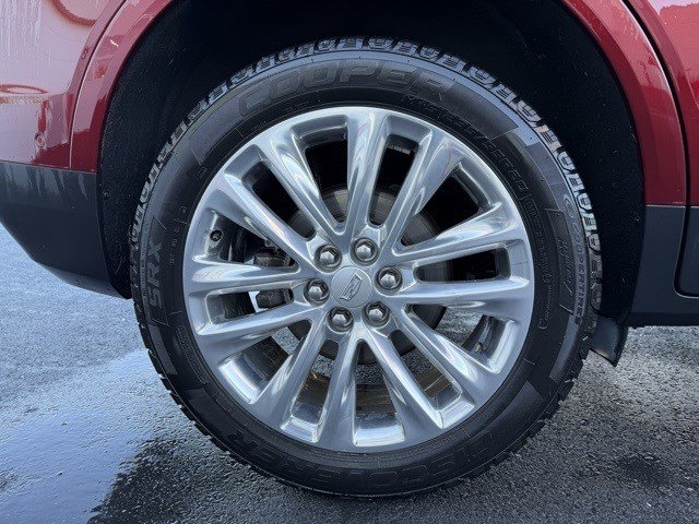 Used 2017 Cadillac XT5 Platinum w/ Driver Assist Package image 24