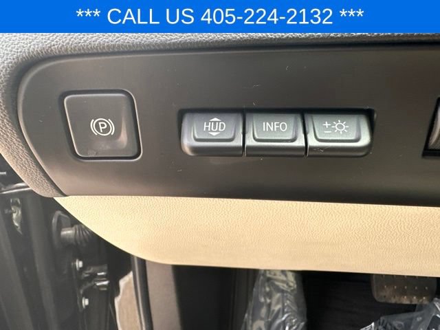 Used 2023 Buick Enclave Avenir AWD/4WD image 27