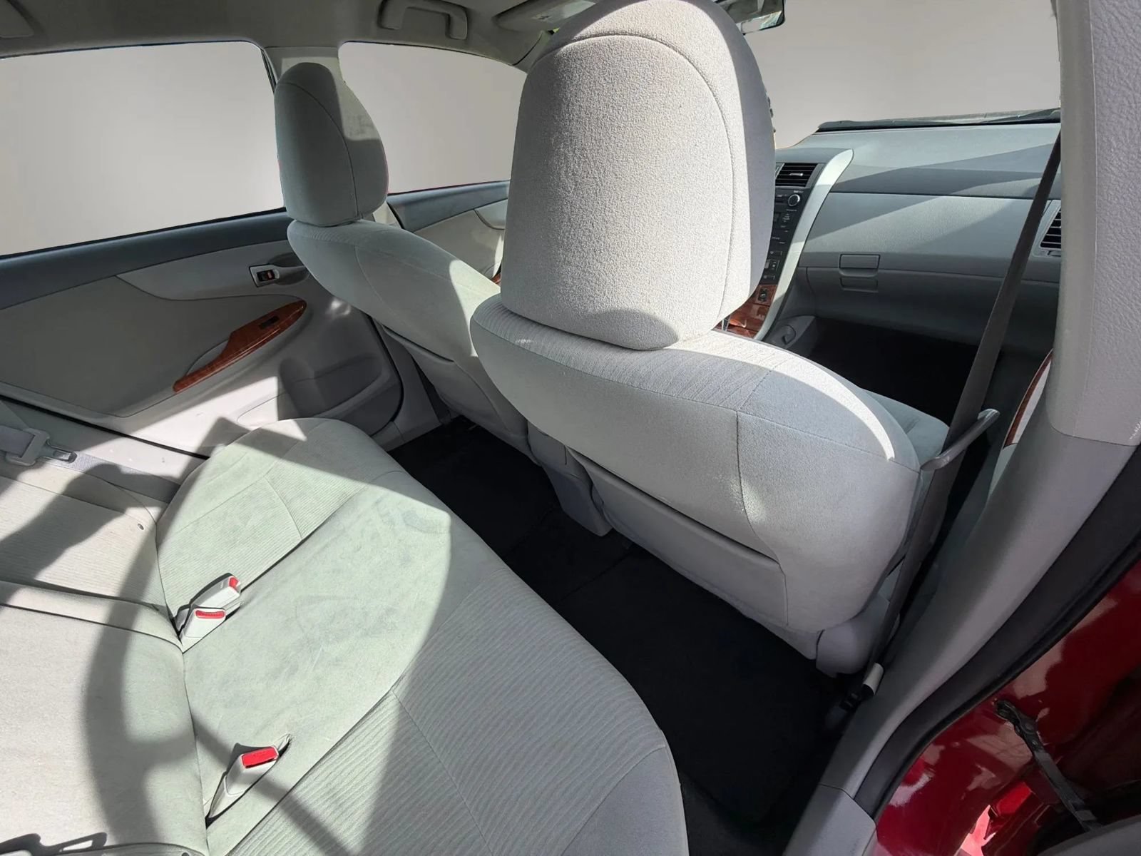 Used 2010 Toyota Corolla XLE w/ XLE EVP Pkg #2 FWD image 19