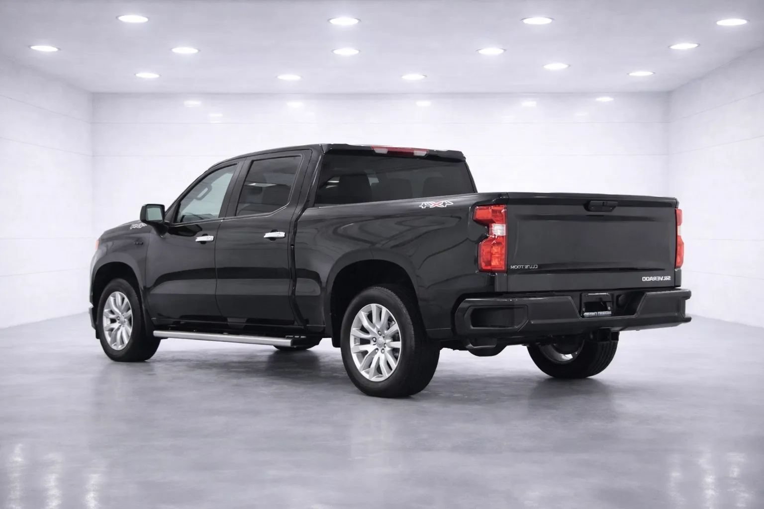 Used 2021 Chevrolet Silverado 1500 Custom AWD/4WD image 3