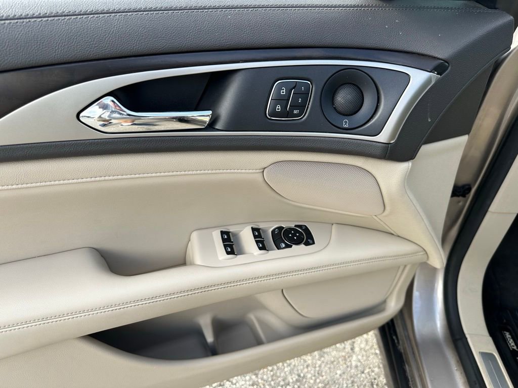 Used 2019 Lincoln MKZ Reserve image 22
