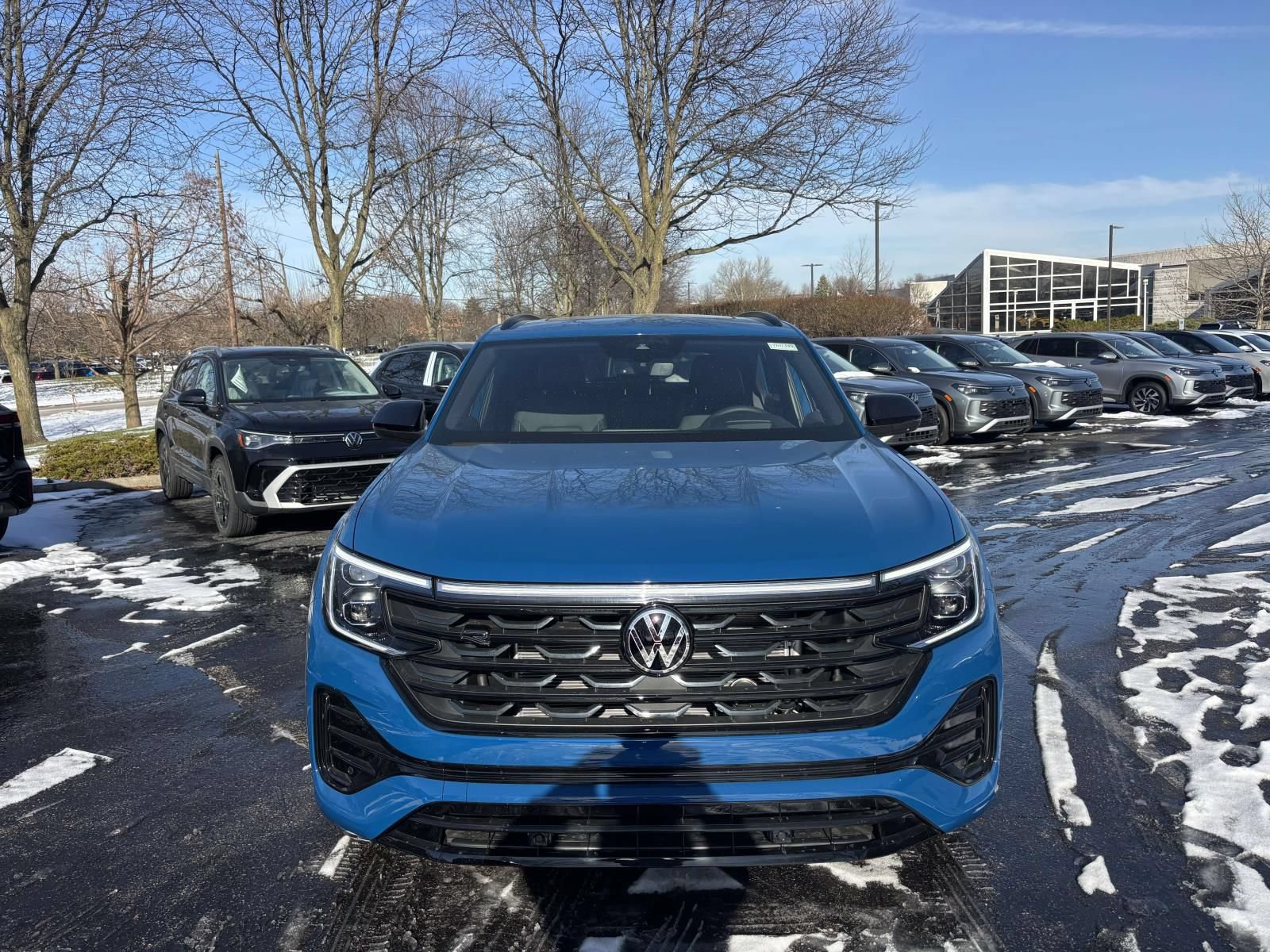 New 2026 Volkswagen Atlas Cross Sport SEL R-Line AWD/4WD image 2