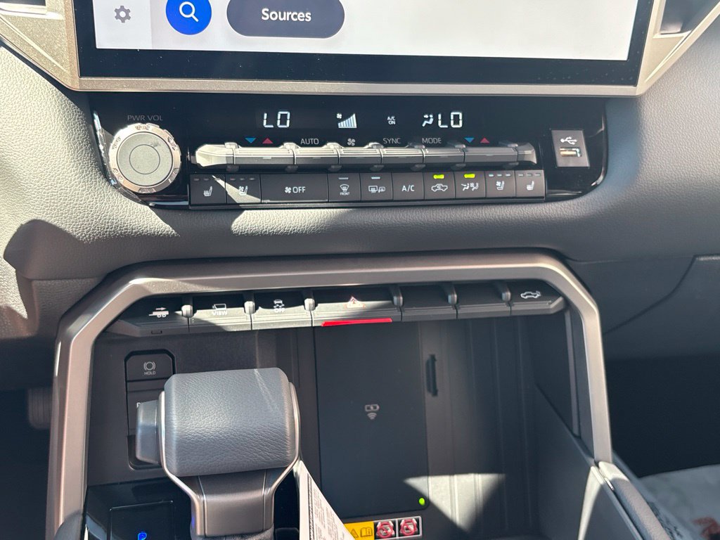 New 2026 Toyota Tundra Limited AWD/4WD image 14