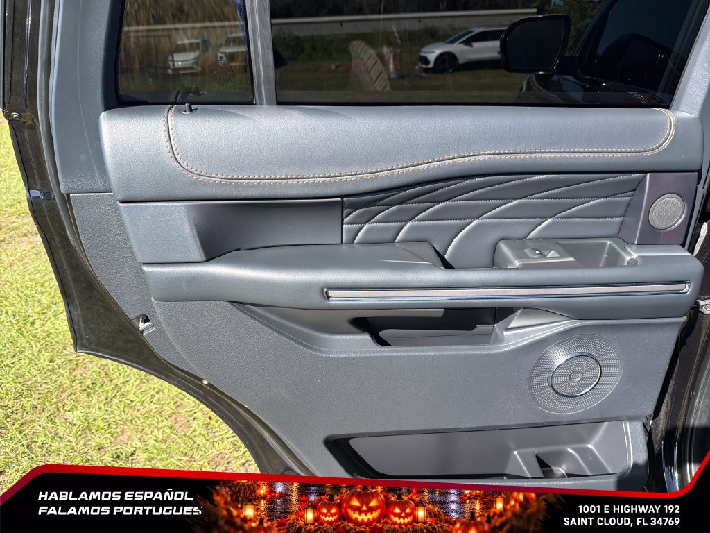 Used 2024 Ford Expedition Platinum RWD image 24