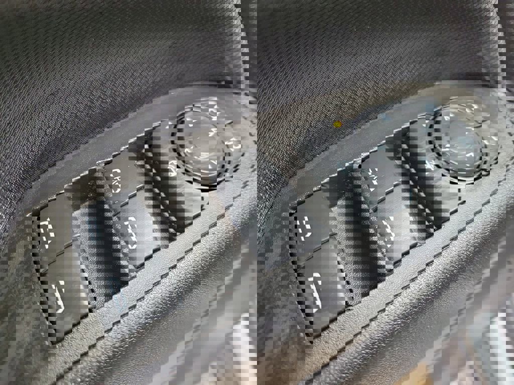 Certified 2024 Chevrolet Equinox RS image 18