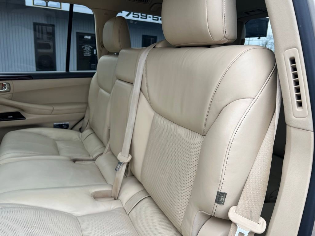 Used 2013 Lexus LX 570 4WD w/ Luxury Pkg image 16