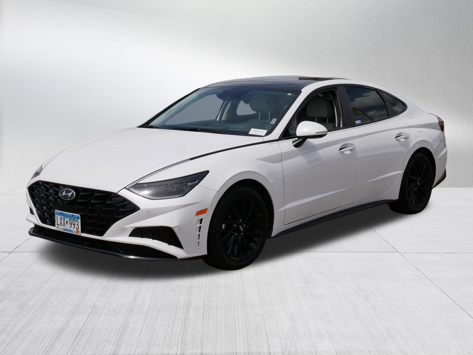 Used 2022 Hyundai Sonata Limited FWD image 3
