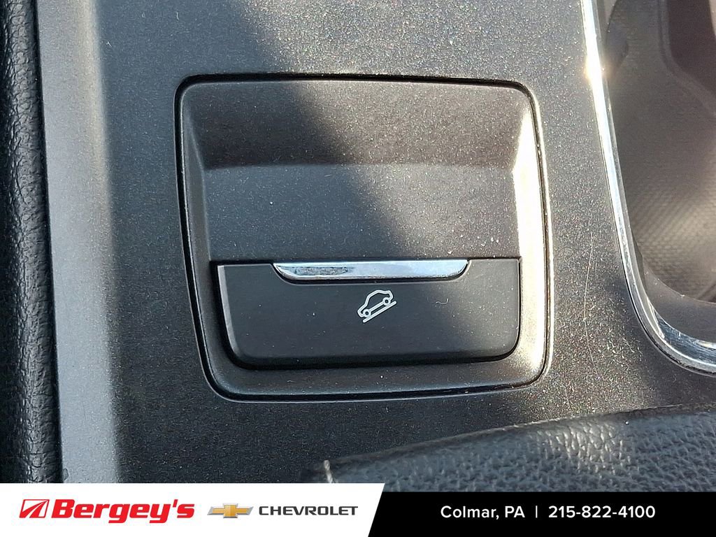Used 2017 Ford Fusion SE w/ Fusion SE Technology Package FWD image 26