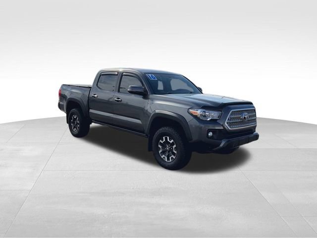 Used 2016 Toyota Tacoma TRD Off-Road w/ Towing Package image 2