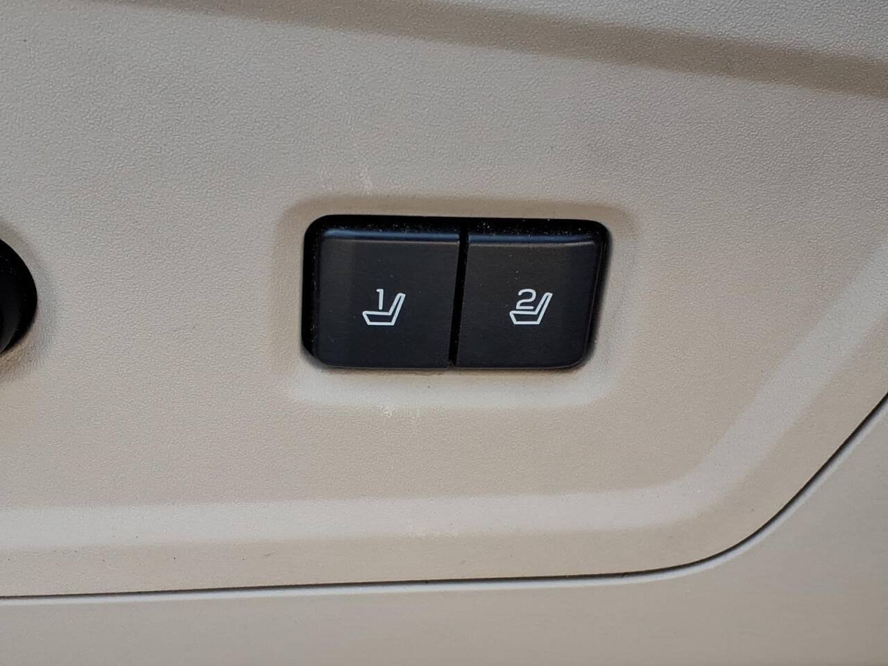 Used 2015 Lincoln Navigator 4WD image 18