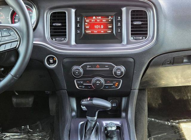 Used 2016 Dodge Charger SE w/ Sport Appearance Group RWD image 14