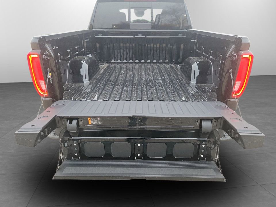 New 2026 GMC Sierra 1500 SLT w/ SLT Premium Package image 33