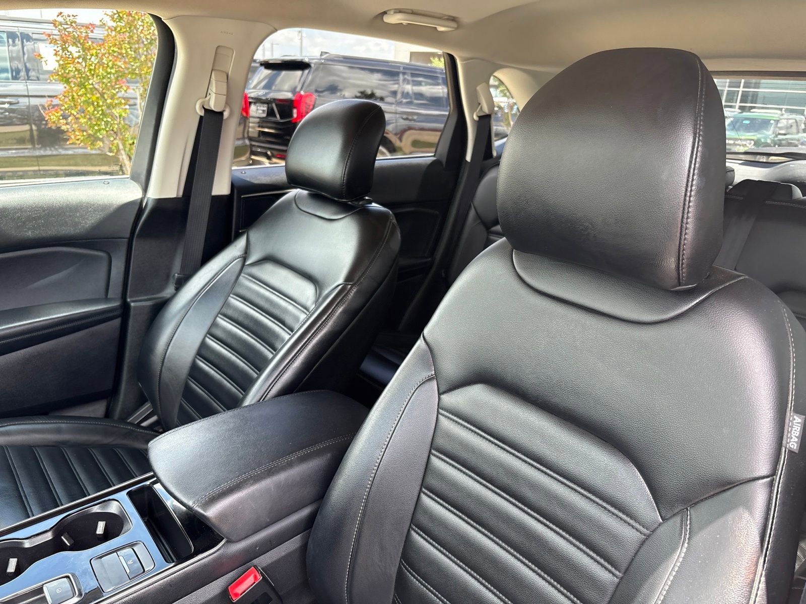 Used 2019 Ford Edge SEL w/ Equipment Group 201A FWD image 18