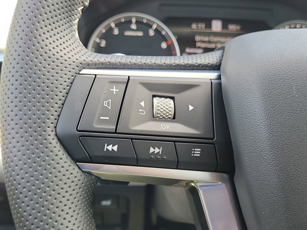 New 2025 Mitsubishi Outlander SE image 15