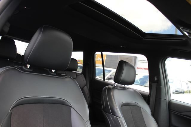 Used 2023 Jeep Grand Cherokee L Altitude AWD/4WD image 33