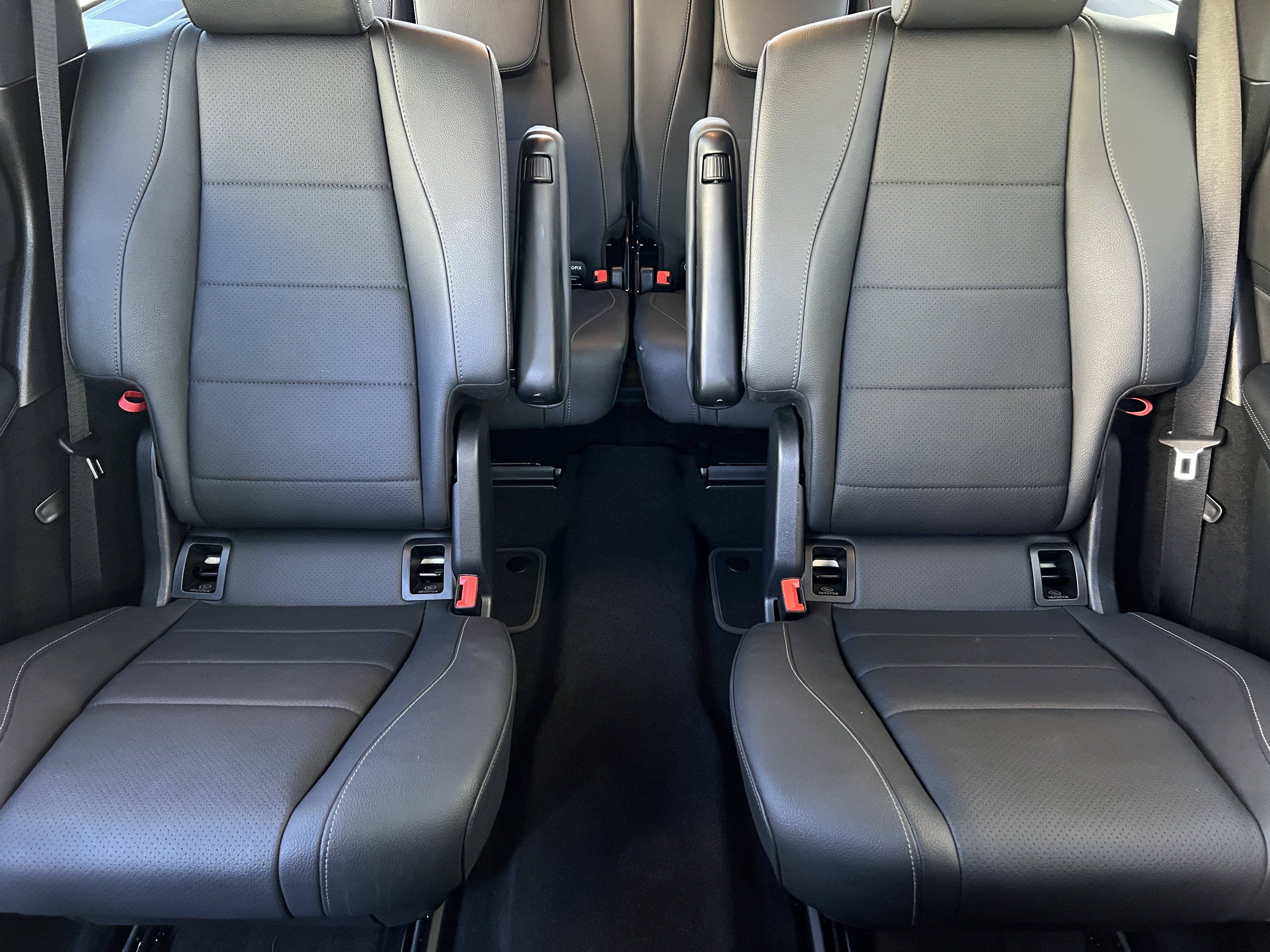 Used 2025 Mercedes-Benz GLS 450 4MATIC image 16