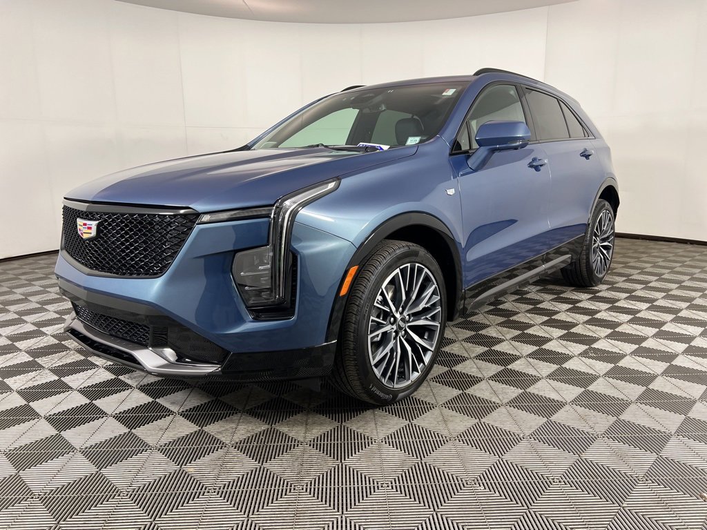 Used 2025 Cadillac XT4 Sport w/ Cold Weather Package image 13
