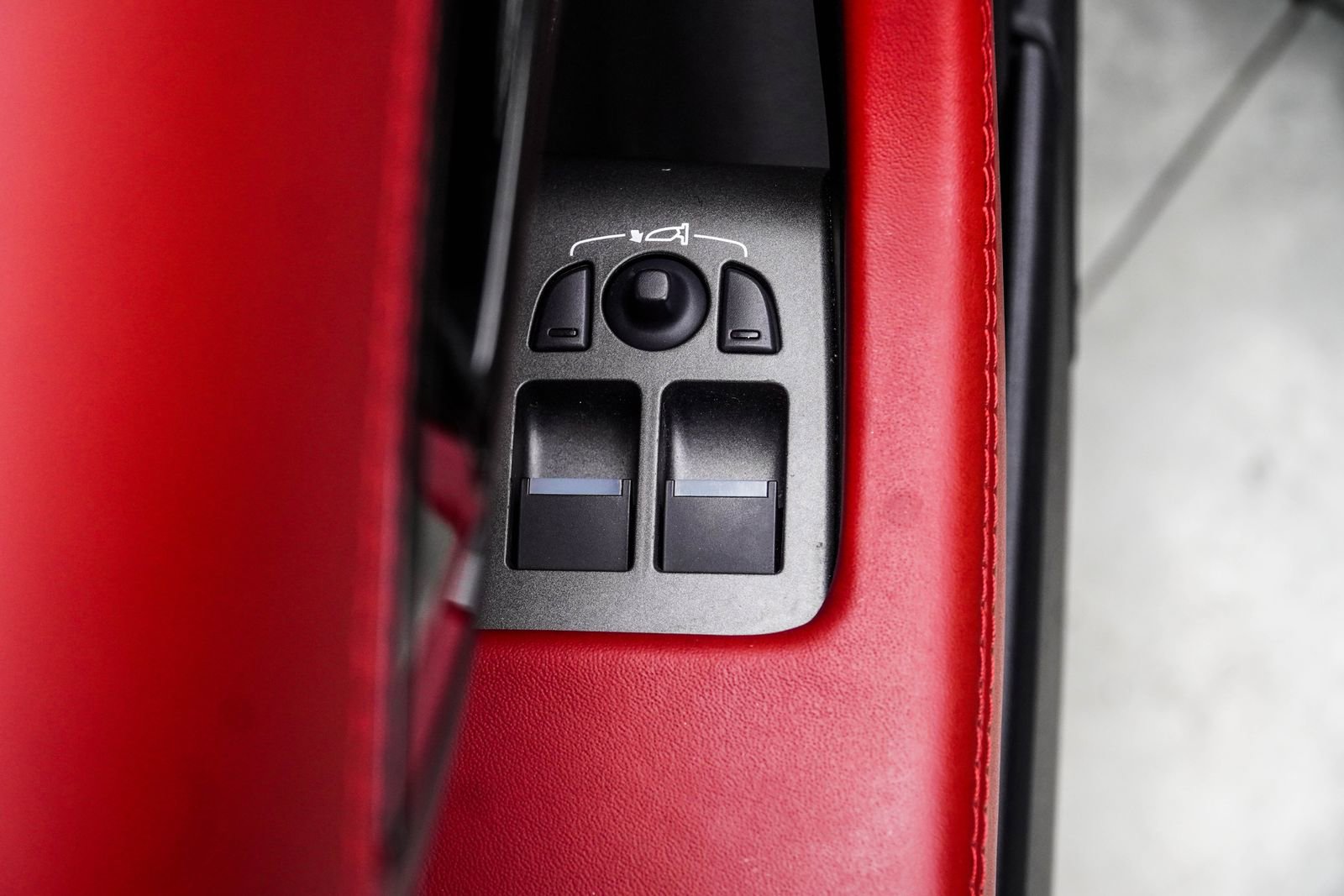 Used 2023 Jaguar F-TYPE R-Dynamic AWD/4WD image 38