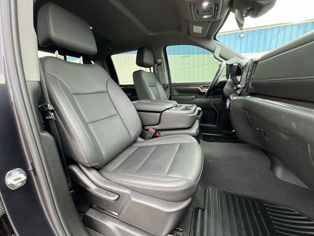 Used 2024 Chevrolet Silverado 3500 LT w/ Convenience Package image 28