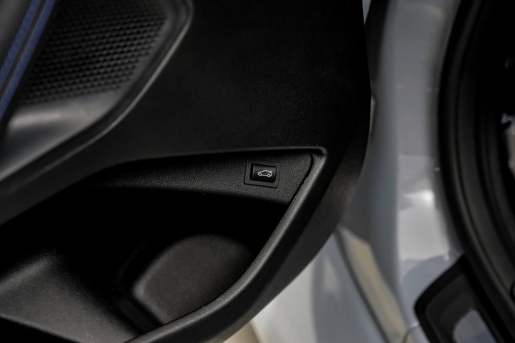Used 2023 BMW M2 w/ Lighting Package RWD image 46