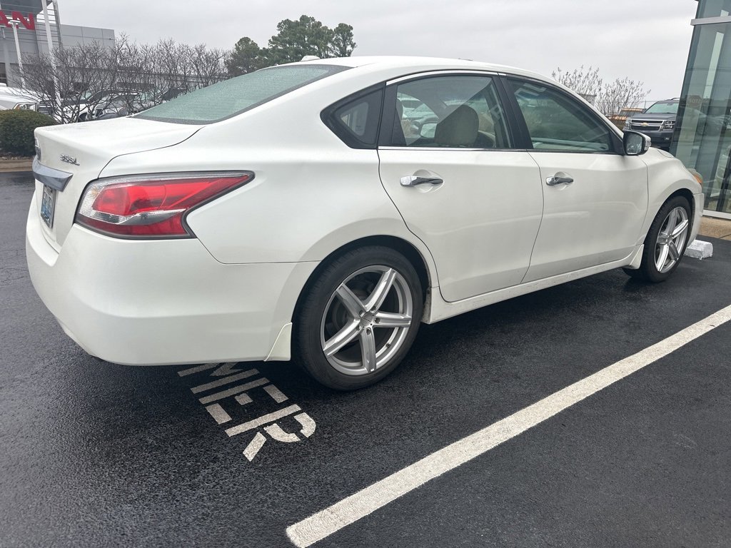 Used 2014 Nissan Altima 3.5 SL w/ Technology Package image 4