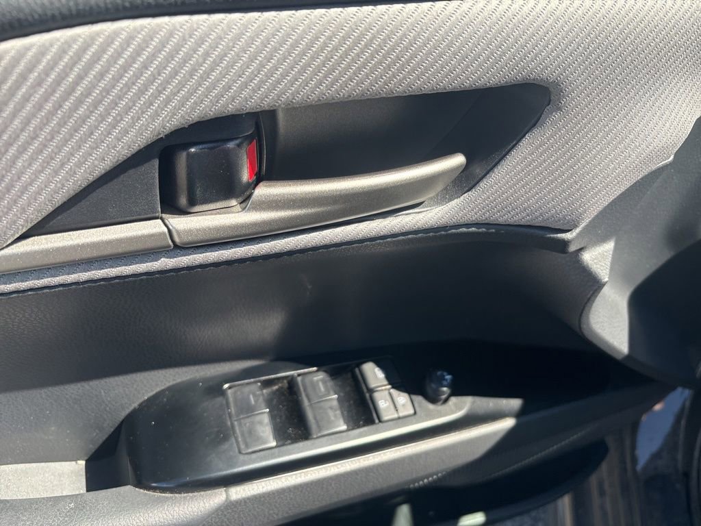 Used 2025 Toyota Camry SE image 16