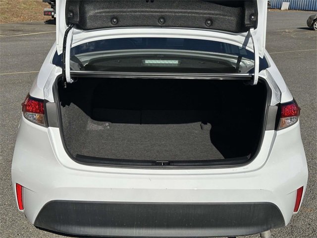 Used 2025 Toyota Corolla LE image 21