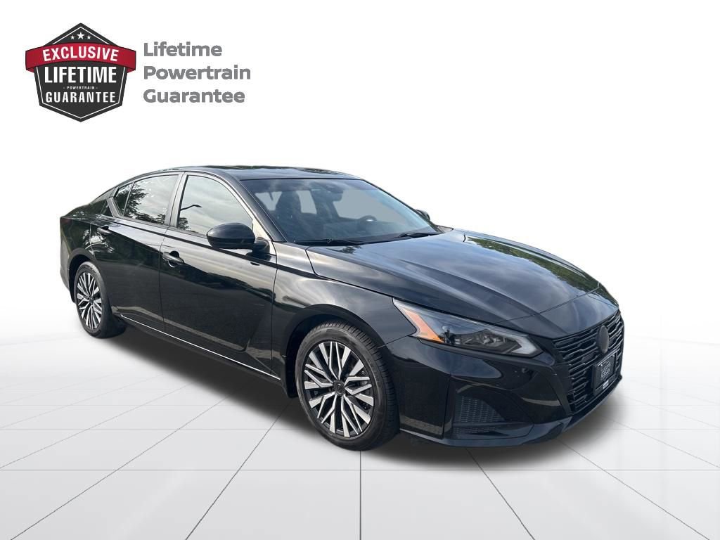 Used 2023 Nissan Altima 2.5 SV w/ SV Premium Package FWD image 7