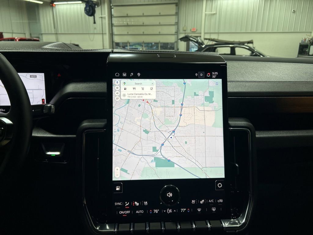 Used 2025 GMC Yukon XL Denali w/ LPO, Floor Liner Package image 18