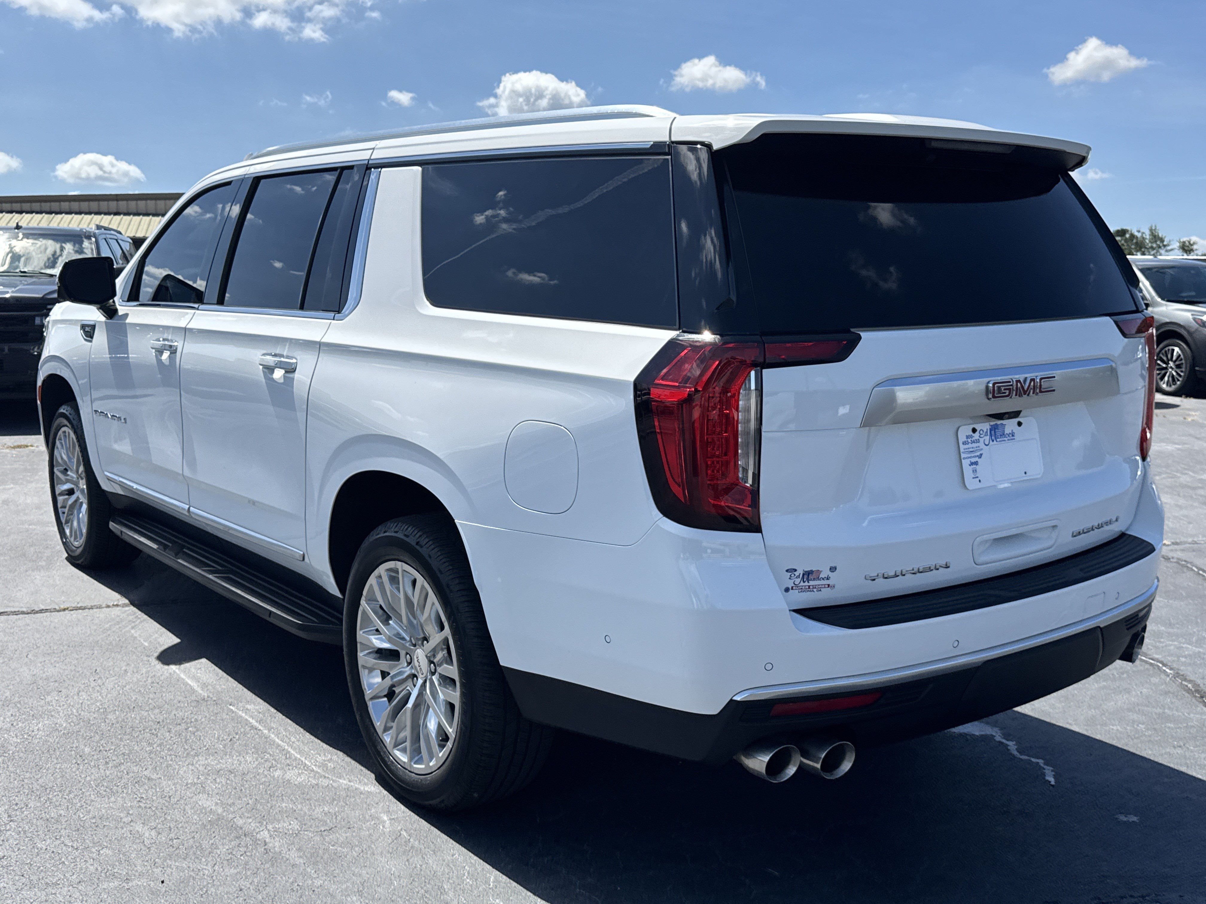Used 2024 GMC Yukon XL Denali w/ Advanced Technology Package AWD/4WD image 7