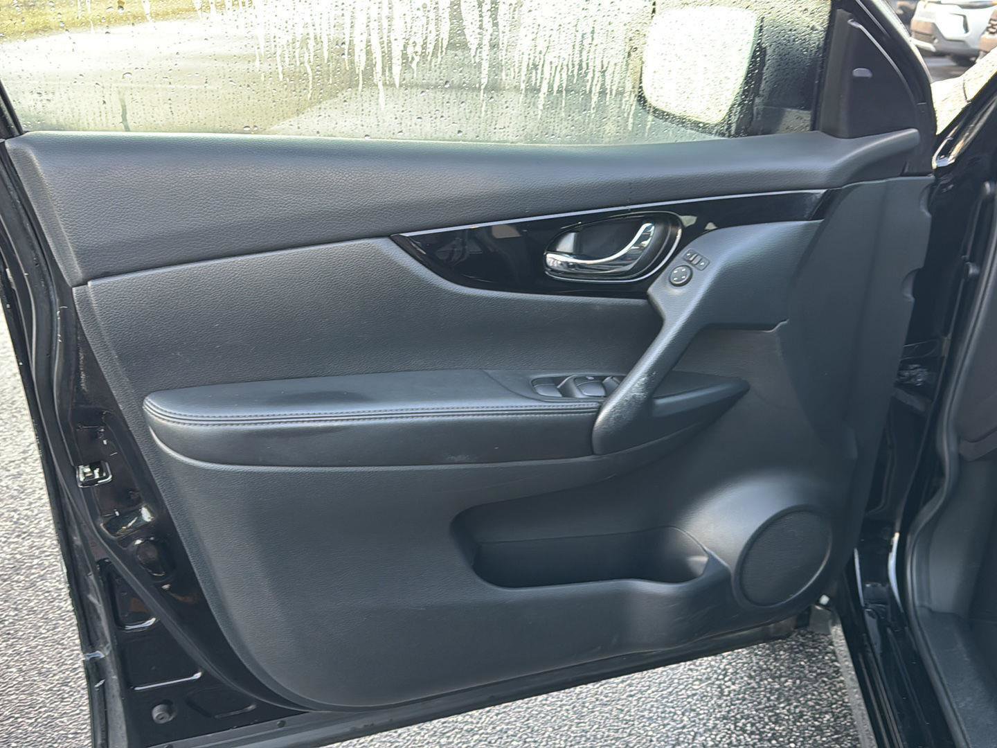 Used 2021 Nissan Rogue Sport SV image 14