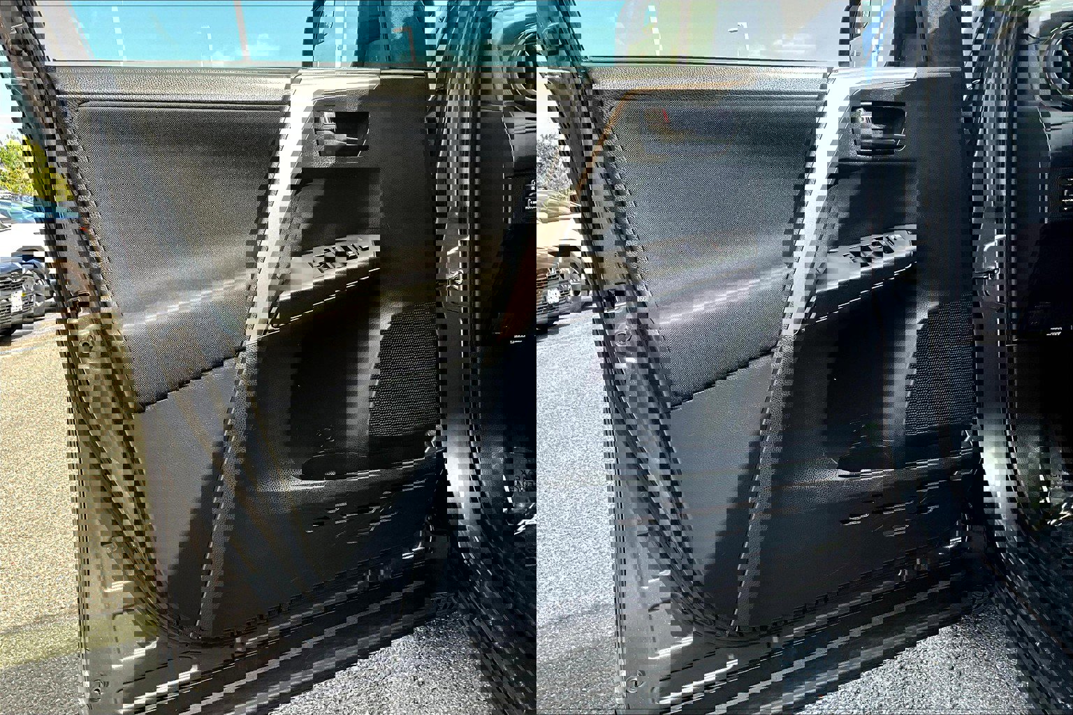 Used 2017 Toyota RAV4 LE w/ Carpet Mat Package AWD/4WD image 18