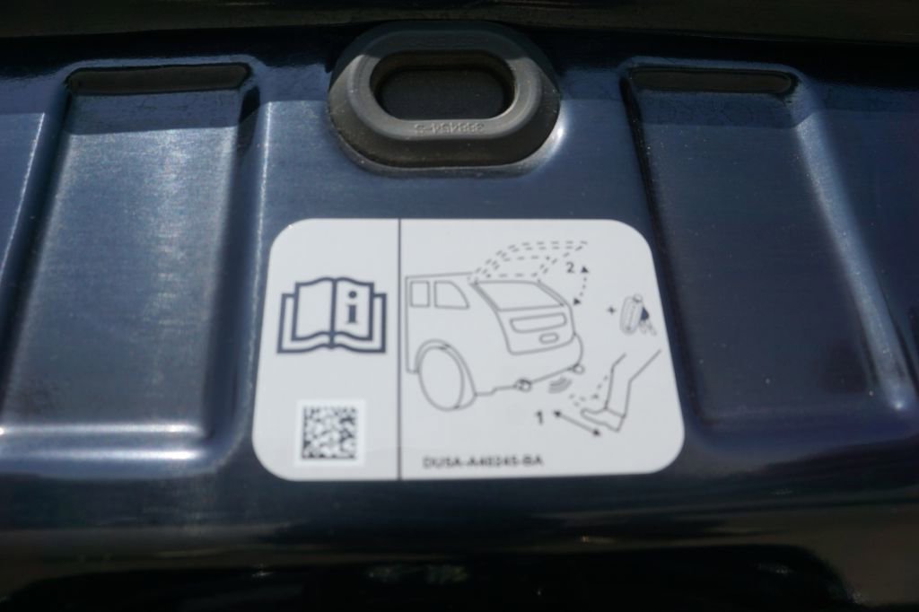 Used 2017 Lincoln MKC Reserve w/ Lincoln MKC Climate Package image 7