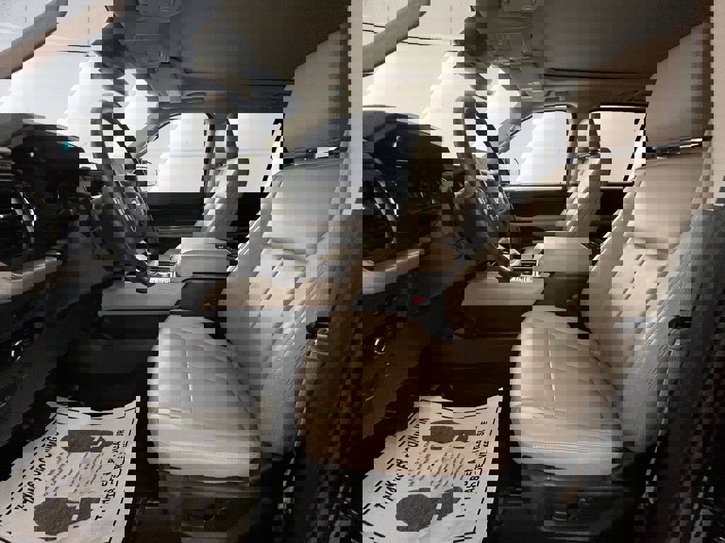 Used 2023 Ford Expedition Max XLT image 7