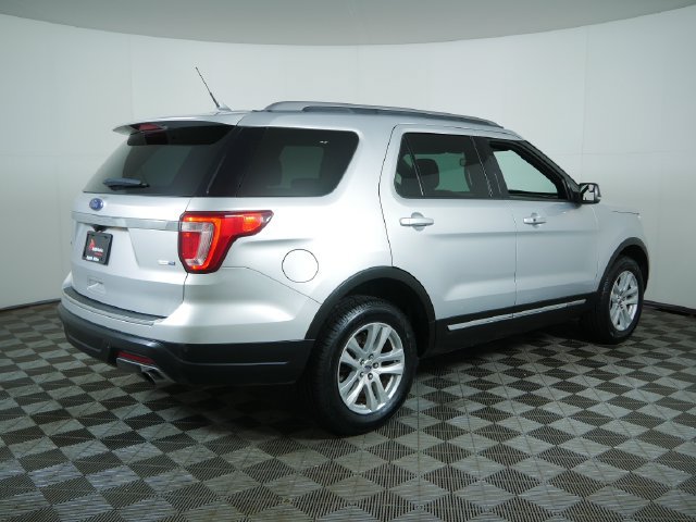 Certified 2018 Ford Explorer XLT AWD/4WD image 9
