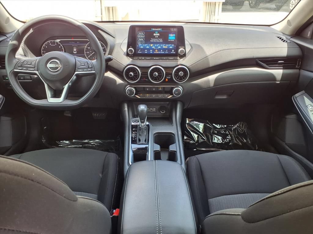 Used 2024 Nissan Sentra SV FWD image 14