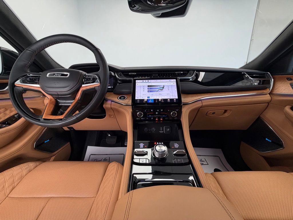 Used 2024 Jeep Grand Cherokee Summit image 10