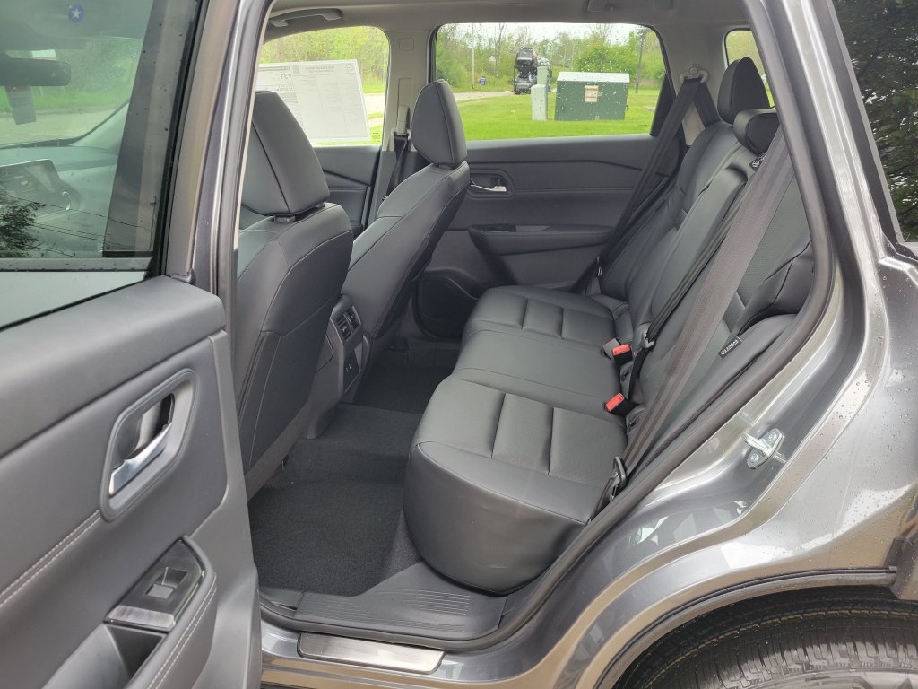 New 2026 Nissan Rogue Dark Armor AWD/4WD image 12